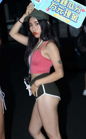 超短小热裤的可爱妹子 [20P]