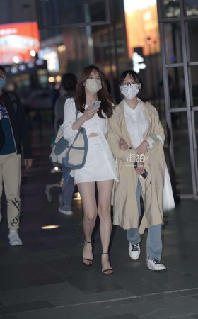 白皙美腿女神 [23P]