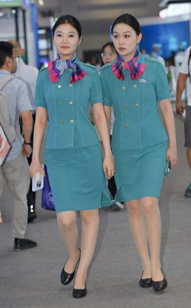 26917-35-78√26CATA-靓丽俩民航小姐姐 12P