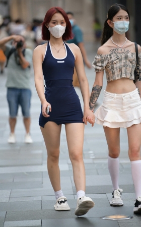 街拍包臀超短裙美眉 [19P]