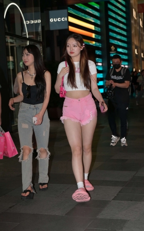 喜欢粉色的女孩儿 [17P]