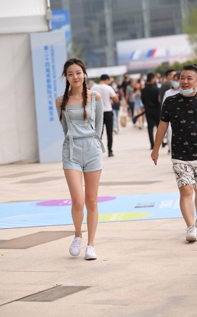 21831-32+62/可爱的热裤长腿女孩