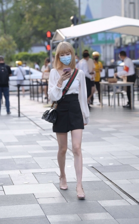 抓拍黄头发妹纸 [20P]