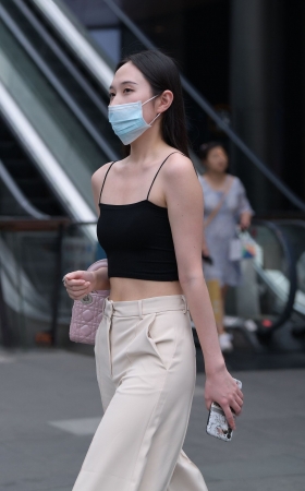 小吊带，小姐姐 [13P]