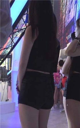 舞台上的圆臀美腿女神姐姐。