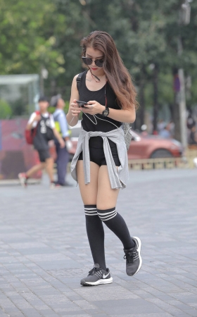 阳光女孩，性感的月牙 [24P]