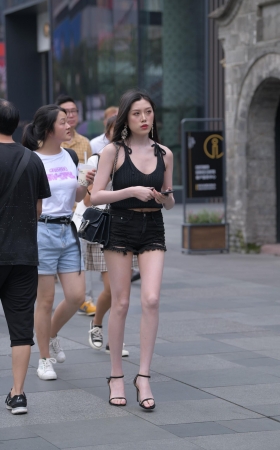 她的第二次遇见~