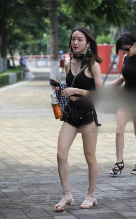 热裤美眉 [29P]