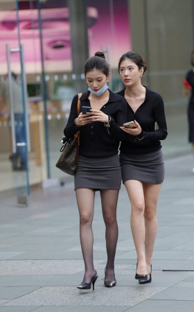 搭讪街拍美女美腿姐妹 [20P]