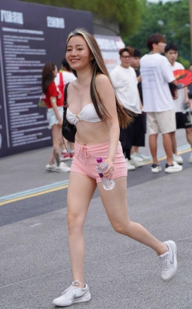 清凉小抹胸 [19P]