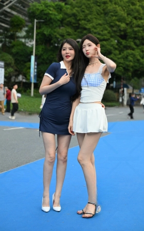 美腿姐妹 [17P]