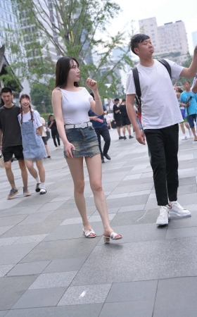 街拍牛仔短裙美女 [20P]