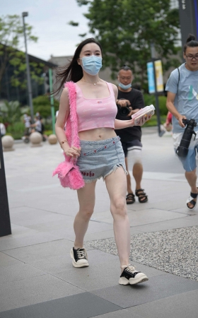 粉色包包小姐姐 [25P]