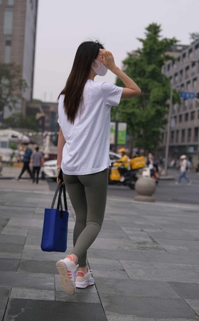 [一始专区] 灰色瑜伽裤美女 【图片➕视频】 [12P]