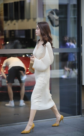 优雅小姐姐 [13P]