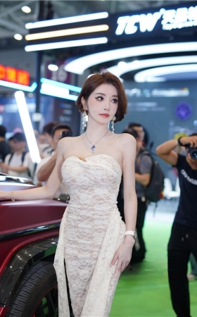 前凸后翘的大宝(82P)