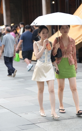 姑娘散发贵气气质231221-3-54