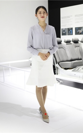 白裙礼仪美女(23P)