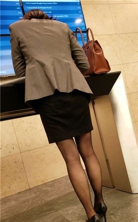 4K-极品好身材OL制服包臀裙街拍黑丝美腿