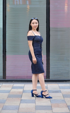 小吊带牛仔包臀裙 [14P]