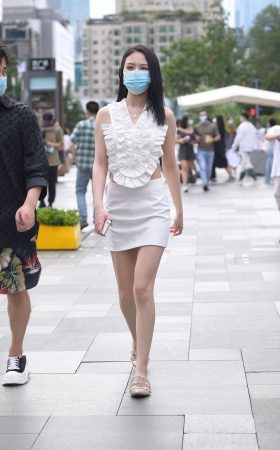 美腿美背小姐姐 [16P]
