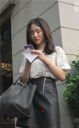 黑色皮裙小姐姐