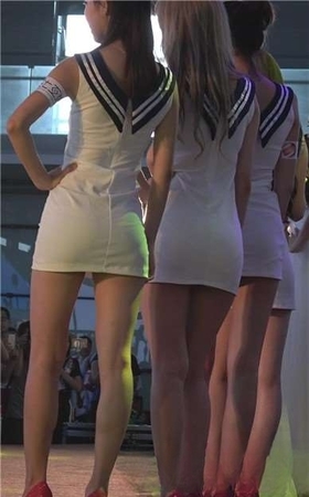 chinajoy现场舞台上清一色的美臀美女女神，心动了没有？