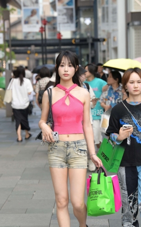 街拍夏日热裤小清新女孩 [21P]