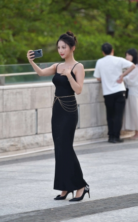 超气质，貌美如花长裙大美女 [27P]