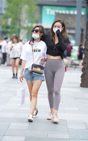 视觉冲击街拍作品 – 有点活泼