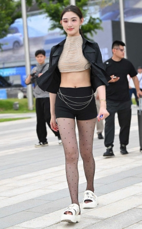 2562-53-63√穿拖鞋的珍妮-腿还是这么长啊 10P