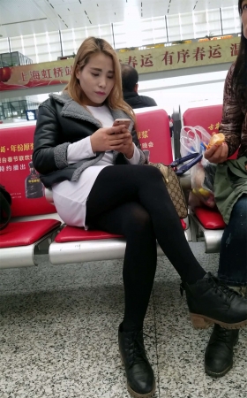 极品街拍美腿黑丝袜美女姐姐