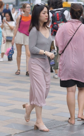 长裙美女 [15P]