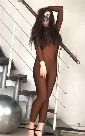 秀工作室心心紧身连体衣美女热舞 [243 MB]