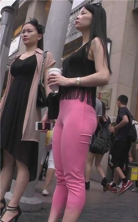 性感美臀粉色七分裤高跟鞋极品美妇 [2.28 GB]