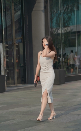 街拍吊带裙小姐姐 [19P]
