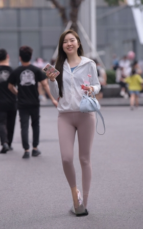 素爱笑紧身裤小姐姐~ [15P]