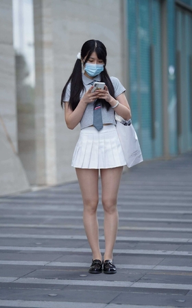 加菲mao街拍作品★美少女的心事 【套图+视频】 [10P]