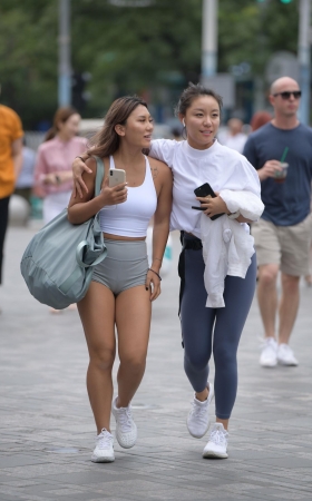 月牙健身妹