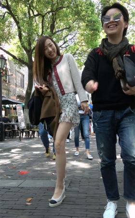 高贵气质碎花连衣裙美女