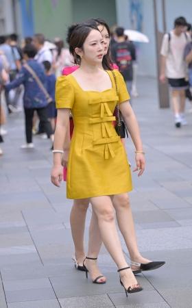 黄裙美腿高跟 [17P]