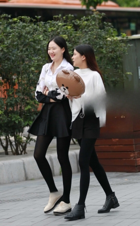 两个性格很可爱的高挑女生（附加搭讪视频） [15P]