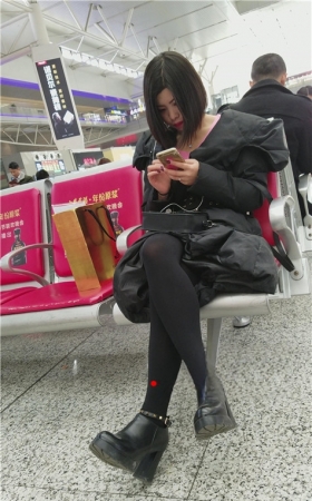 黑丝短发妹子