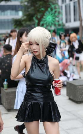 银发小妹