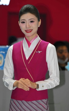 SH25-226-38√南航红马甲空姐 4P