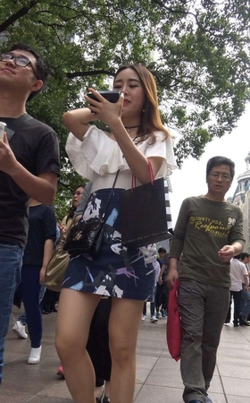 4K – 街拍美丽长腿女友 [1.57 GB/MP4]