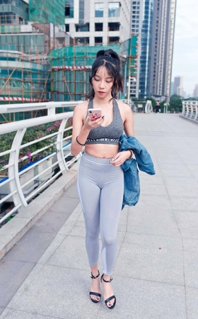 御风★被寒风与骄阳调戏的丰臀健美裤美女【套图+视频】 [10P]