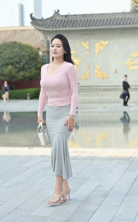 搭讪风韵的裹臀裙成熟美女 [17P]