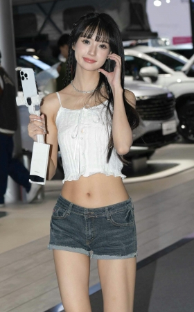 241220-39=50√美腿爱穿拖鞋，谁知其芳名？ 8P