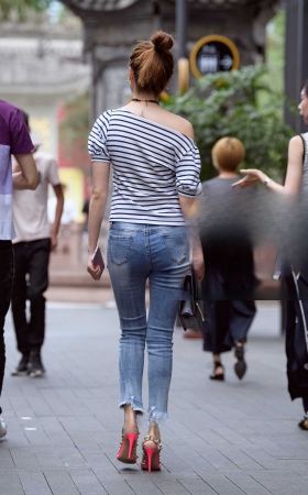 高跟鞋紧牛少妇 [15P]